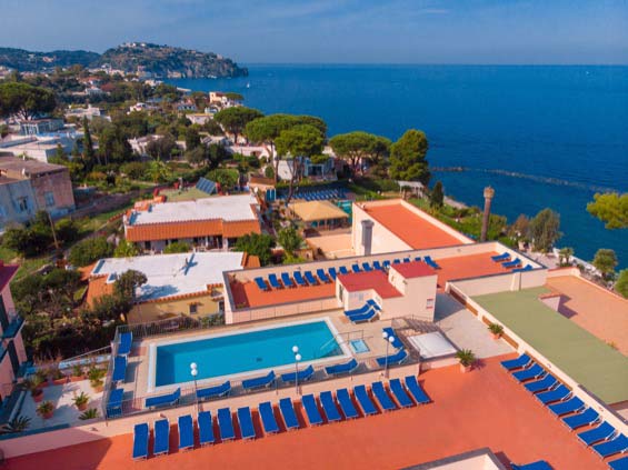 Ottobre Relax a Ischia con terme, divertimento e piscine panoramiche